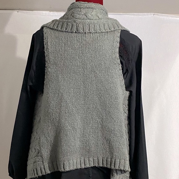 LOFT Women’s Grey Chunky Cable Knit Open Front Sweater Vest (L/XL) - Picture 4 of 4